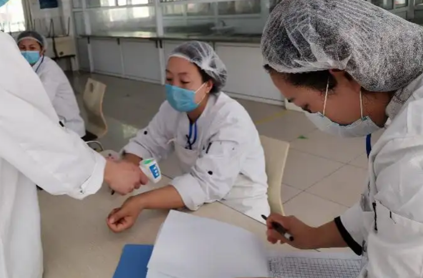 学校食堂从业人员晨检记录表.png